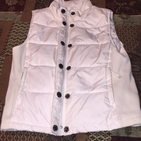 ✅White Gap Vest - Picture 2 of 7